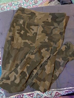 wild fable Camo Print Leggings in Olive and Dark Green